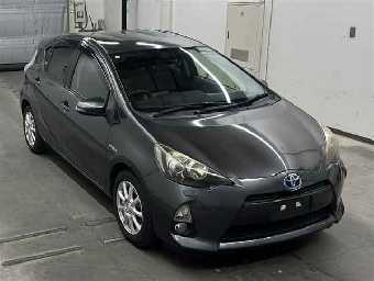 TOYOTA AQUA 2013 Image 2