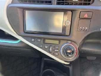 TOYOTA AQUA 2013 Image 6