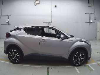 TOYOTA C-HR 2018 Image 3
