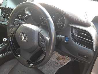 TOYOTA C-HR 2018 Image 7