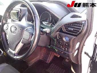 TOYOTA NOAH 2017 Image 4