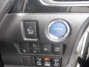 TOYOTA NOAH 2017 Image 9