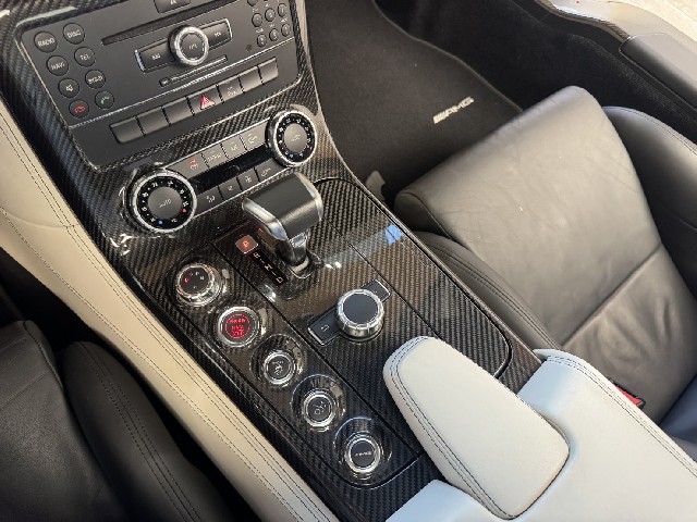 MERCEDES BENZ SLS AMG 2010 Image 51