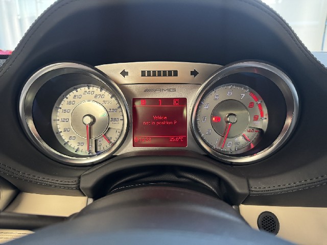 MERCEDES BENZ SLS AMG 2010 Image 55