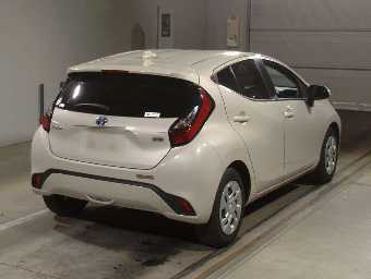 TOYOTA AQUA 2022 Image 2