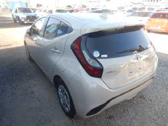 TOYOTA AQUA 2022 Image 4