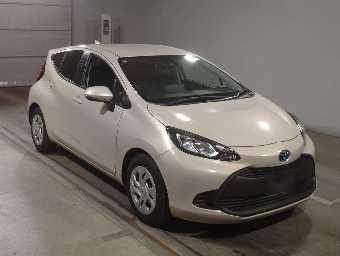 TOYOTA AQUA 2022 Image 3