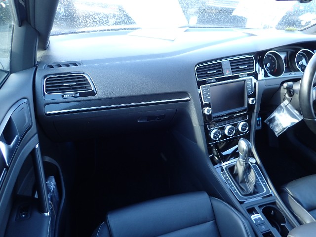 VOLKSWAGEN GOLF R 2014 Image 22