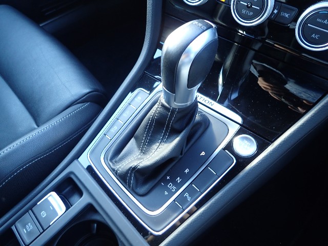 VOLKSWAGEN GOLF R 2014 Image 27