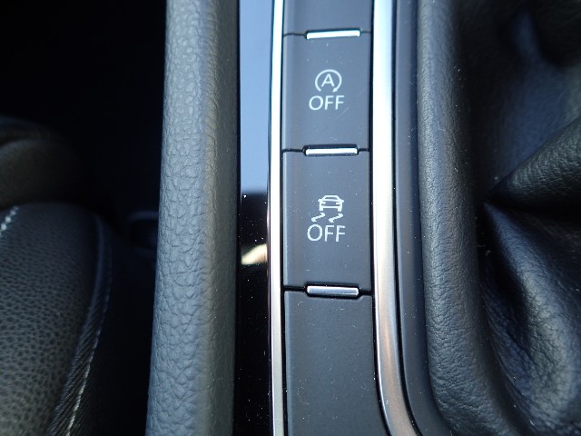 VOLKSWAGEN GOLF R 2014 Image 32