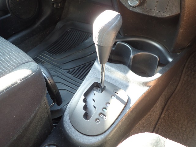 TOYOTA VITZ 2014 Image 24