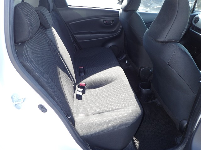 TOYOTA VITZ 2014 Image 27