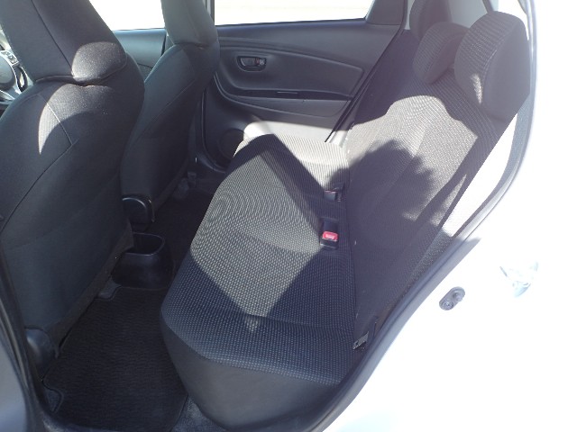 TOYOTA VITZ 2014 Image 28