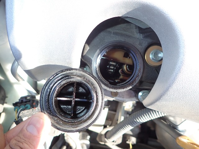 TOYOTA VITZ 2014 Image 33