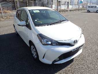 TOYOTA VITZ 2014 Image 2