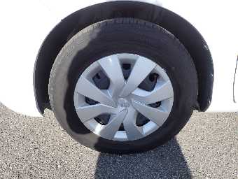 TOYOTA VITZ 2014 Image 35