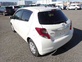 TOYOTA VITZ 2014 Image 3