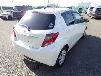 TOYOTA VITZ 2014 Image 4