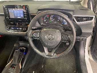 TOYOTA COROLLA TOURING 2020 Image 9