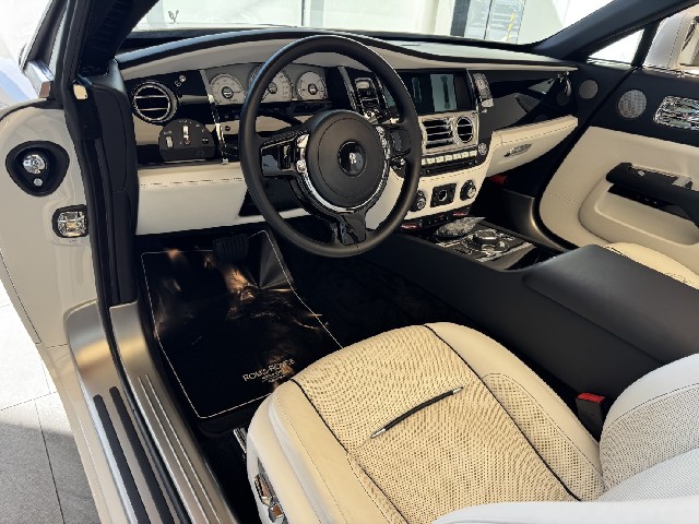 ROLLS ROYCE DAWN 2017 Image 42