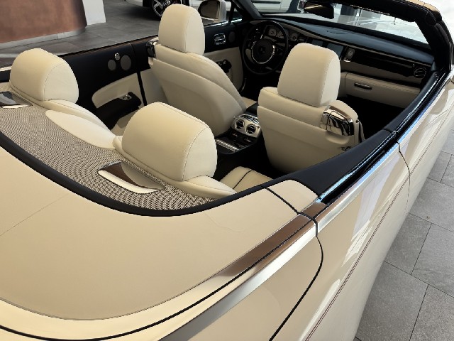 ROLLS ROYCE DAWN 2017 Image 54