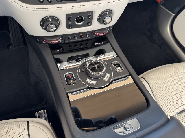 ROLLS ROYCE DAWN 2017 Image 68