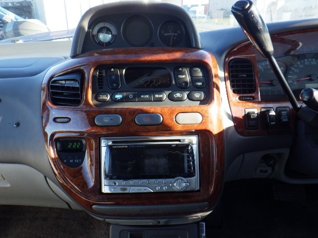 MITSUBISHI DELICA SPACE GEAR 1997 Image 22