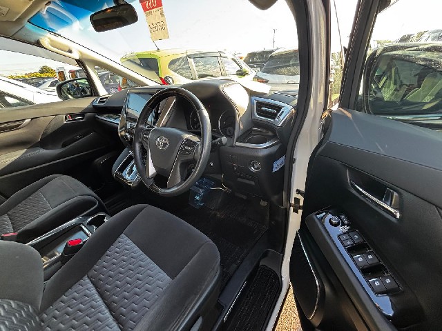 TOYOTA ALPHARD 2016 Image 19