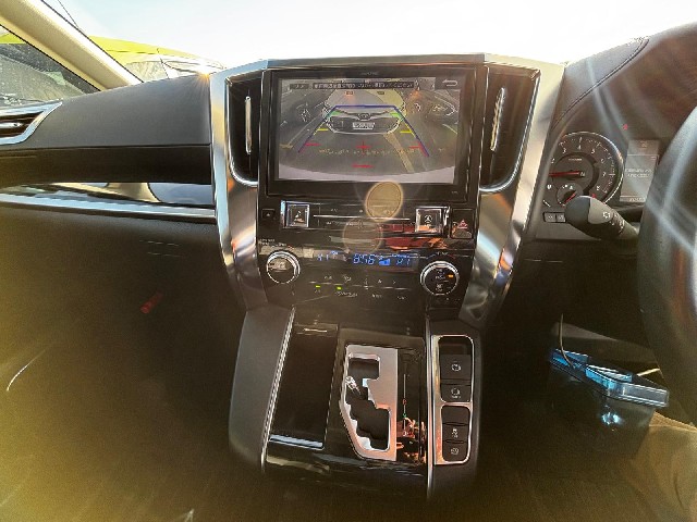 TOYOTA ALPHARD 2016 Image 21