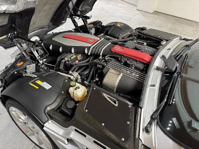 MERCEDES BENZ SLR MCLAREN 2004 Image 64