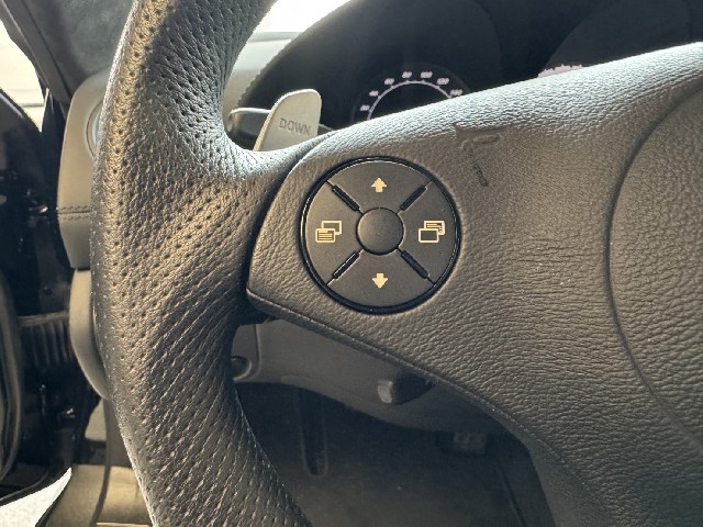 MERCEDES BENZ SL 2011 Image 44