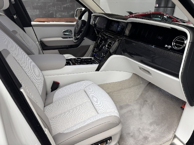ROLLS ROYCE CULLINAN 2025 Image 40