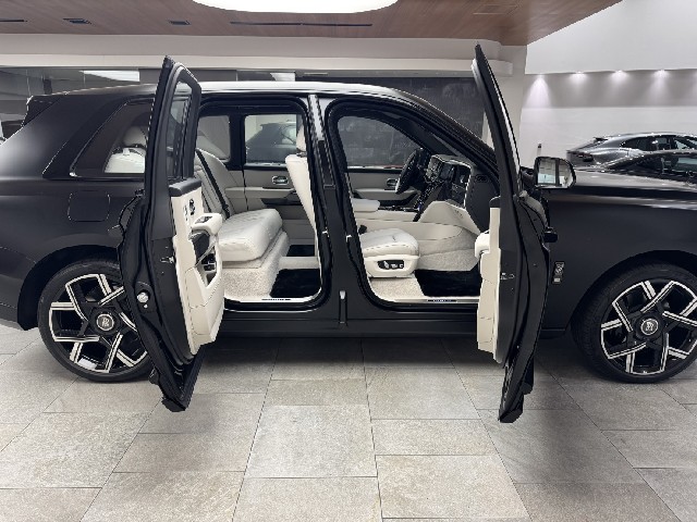 ROLLS ROYCE CULLINAN 2025 Image 21