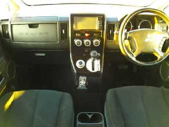 MITSUBISHI DELICA D:5 2017 Image 8