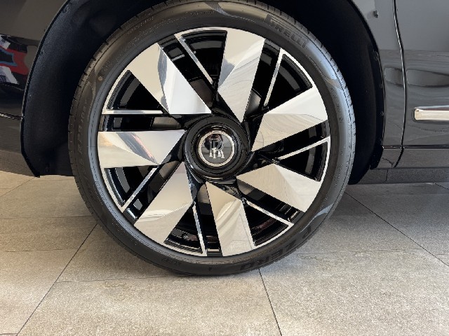 ROLLS ROYCE CULLINAN 2025 Image 27