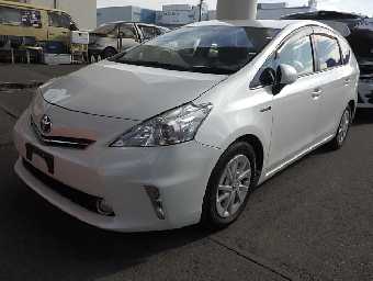 TOYOTA PRIUS ALPHA 2013 Image 2