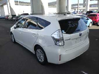TOYOTA PRIUS ALPHA 2013 Image 4