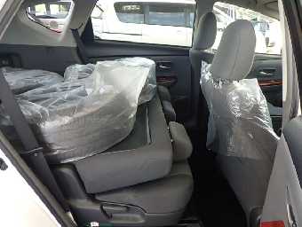 TOYOTA PRIUS ALPHA 2013 Image 10