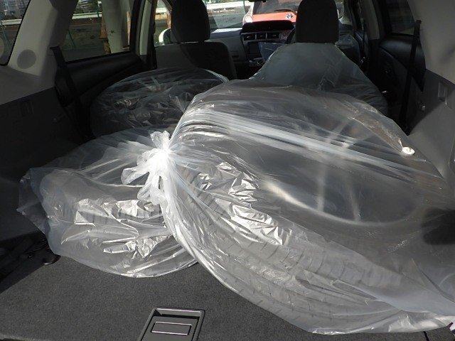 TOYOTA PRIUS ALPHA 2013 Image 39