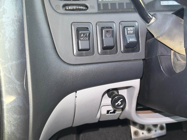 MITSUBISHI DELICA SPACE GEAR 2001 Image 24