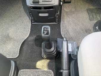 MITSUBISHI DELICA SPACE GEAR 2001 Image 14