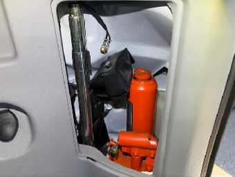 MITSUBISHI DELICA SPACE GEAR 2001 Image 19