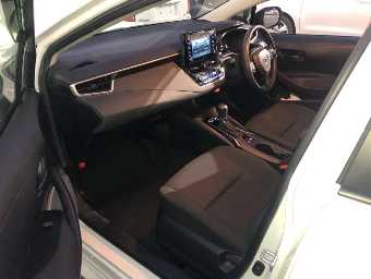 TOYOTA COROLLA TOURING 2020 Image 9