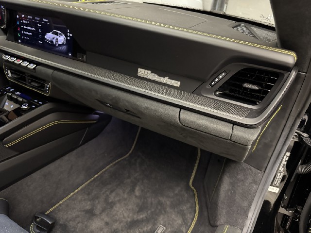 PORSCHE 911 2024 Image 43