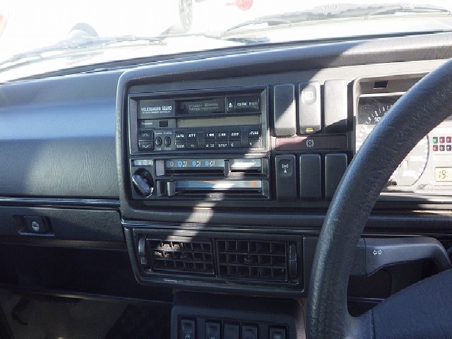 VOLKSWAGEN JETTA 1991 Image 19