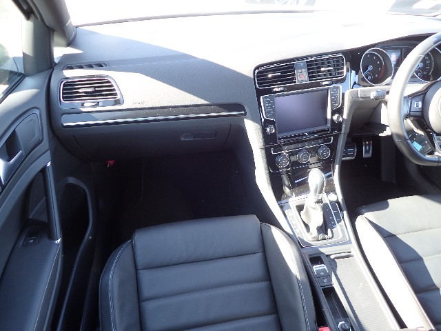 VOLKSWAGEN GOLF R 2016 Image 26