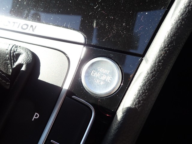 VOLKSWAGEN GOLF R 2016 Image 29