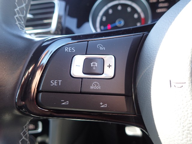 VOLKSWAGEN GOLF R 2016 Image 30