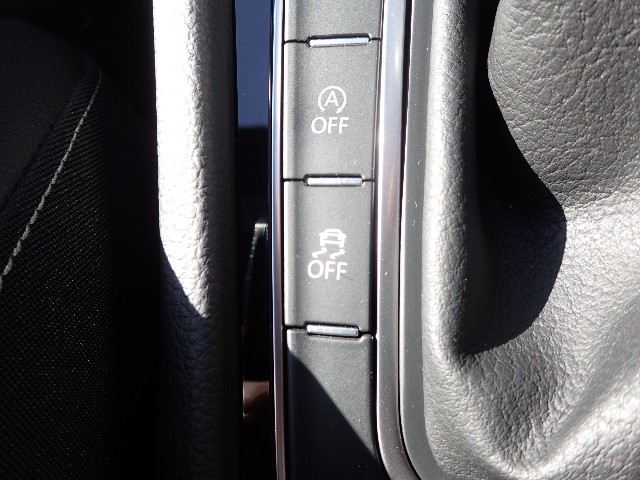 VOLKSWAGEN GOLF R 2016 Image 31