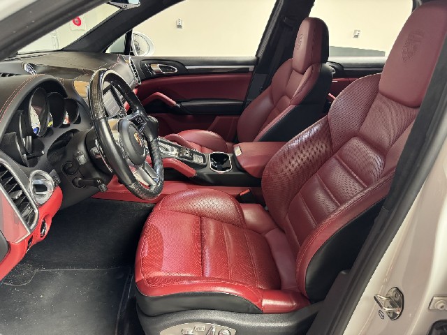 PORSCHE CAYENNE 2015 Image 26